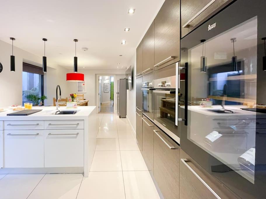Edge14- Spacious, Stylish And Near The Beach! New Quay Exteriör bild