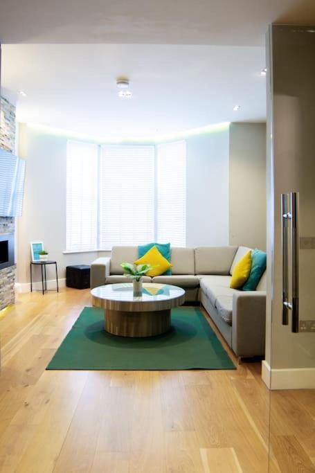 Edge14- Spacious, Stylish And Near The Beach! New Quay Exteriör bild