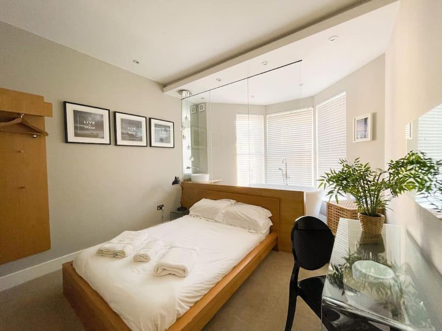 Edge14- Spacious, Stylish And Near The Beach! New Quay Exteriör bild