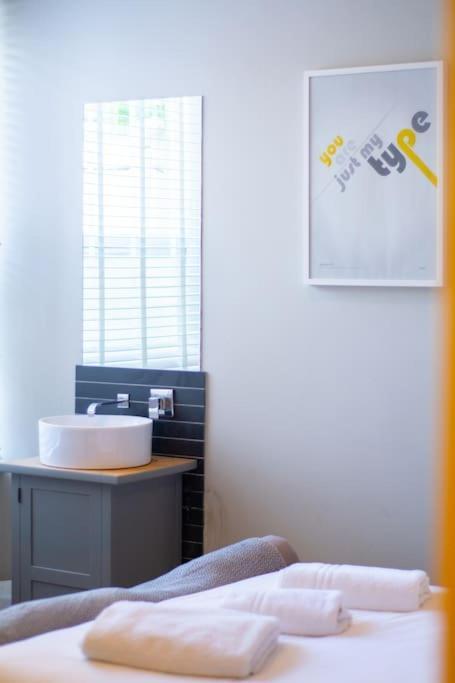 Edge14- Spacious, Stylish And Near The Beach! New Quay Exteriör bild