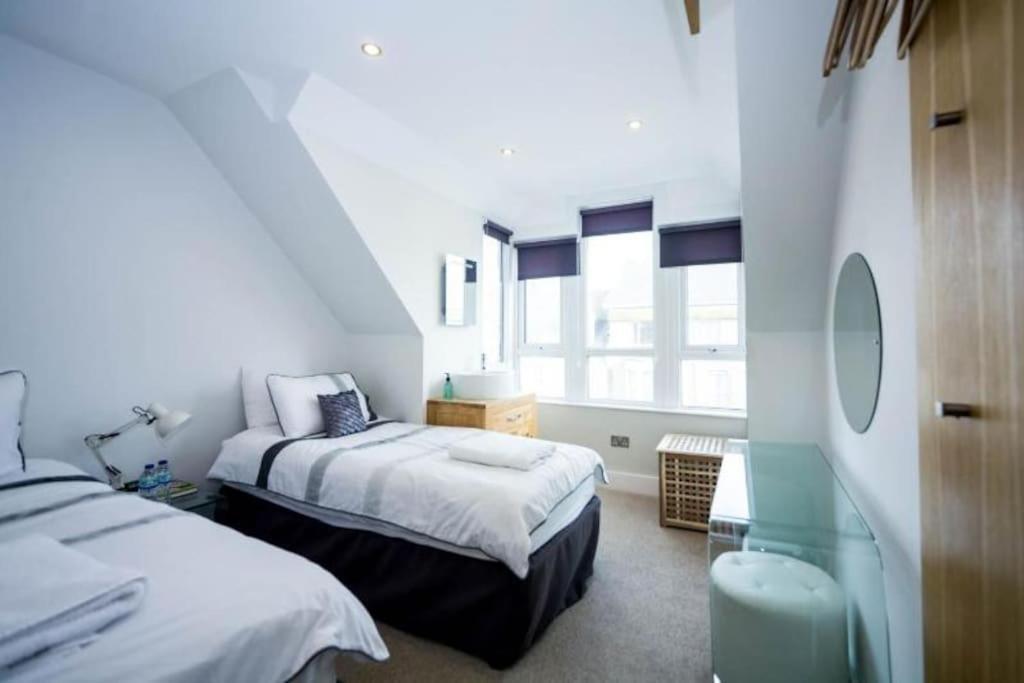 Edge14- Spacious, Stylish And Near The Beach! New Quay Exteriör bild