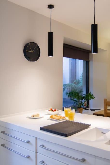 Edge14- Spacious, Stylish And Near The Beach! New Quay Exteriör bild