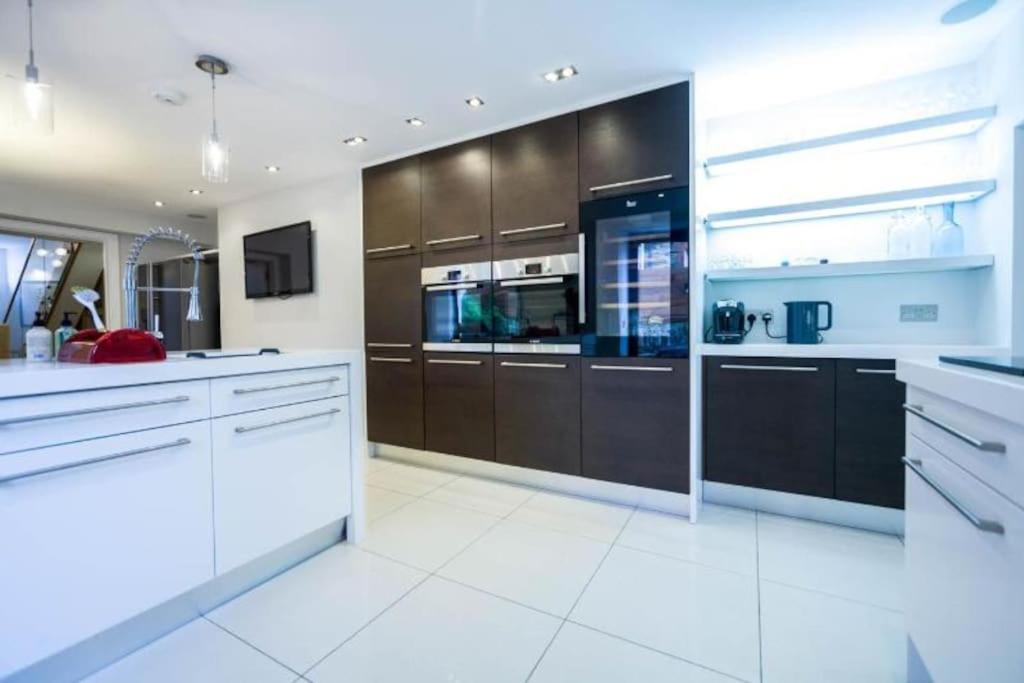 Edge14- Spacious, Stylish And Near The Beach! New Quay Exteriör bild